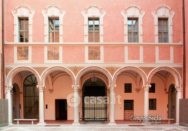 Box/posto auto in residenziale in Via Fratelli Bandiera