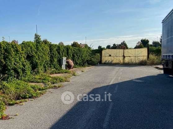 Terreno edificabile in residenziale in Strada Provinciale 17