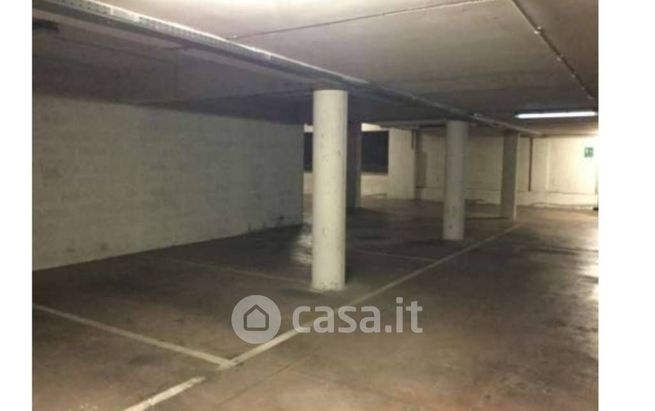 Garage/posto auto in residenziale in Viale Luigi Schiavonetti 282