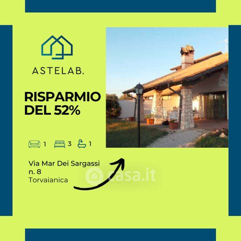 Casa bi/trifamiliare in residenziale in Via Mar dei Sargassi 8