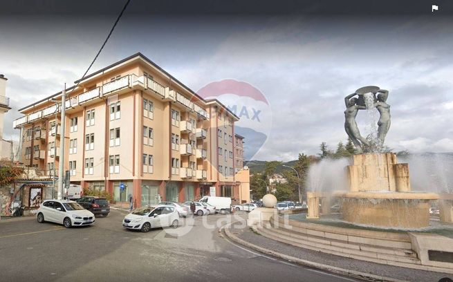 Ufficio in commerciale in Via Tre Spighe