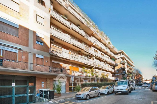 Ufficio in commerciale in Via San Francesco D'Assisi 82