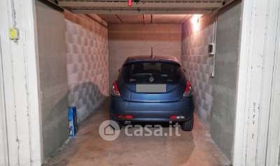 Box/posto auto in residenziale in Piazza Adriano