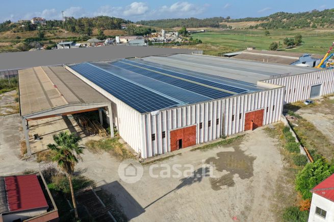 Capannone in commerciale in Strada Statale 107 Silana Crotonese