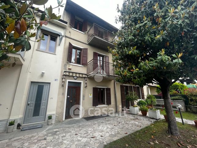 Villetta a schiera in residenziale in Via della Libertà 16