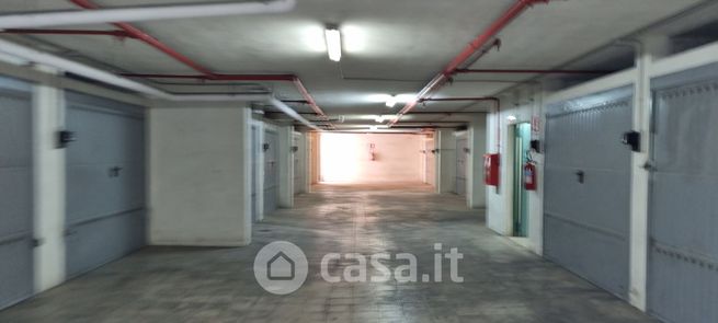 Box/posto auto in residenziale in Via Dalmazia 15