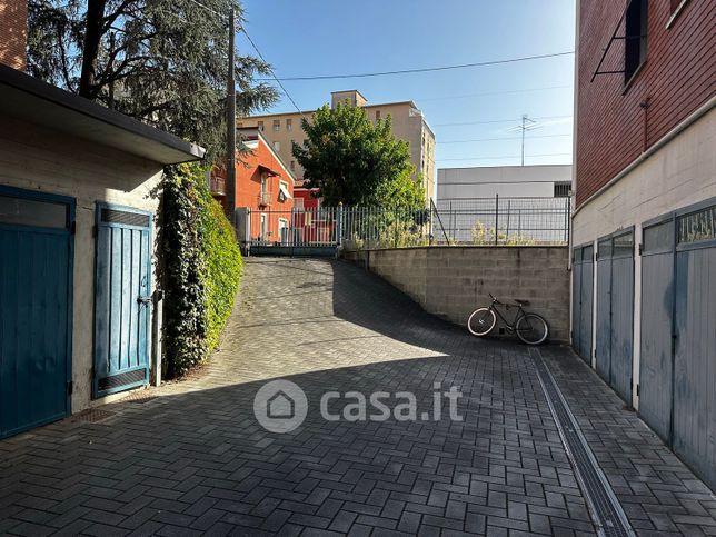 Garage/posto auto in residenziale in Via fleming