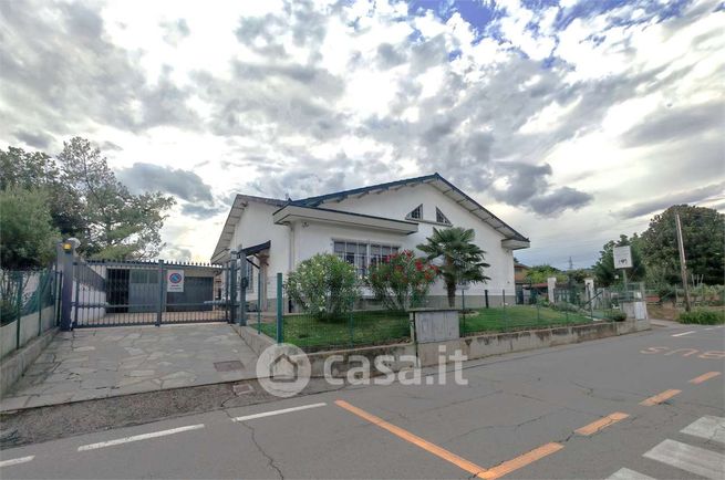 Casa bi/trifamiliare in residenziale in Strada Palera 4
