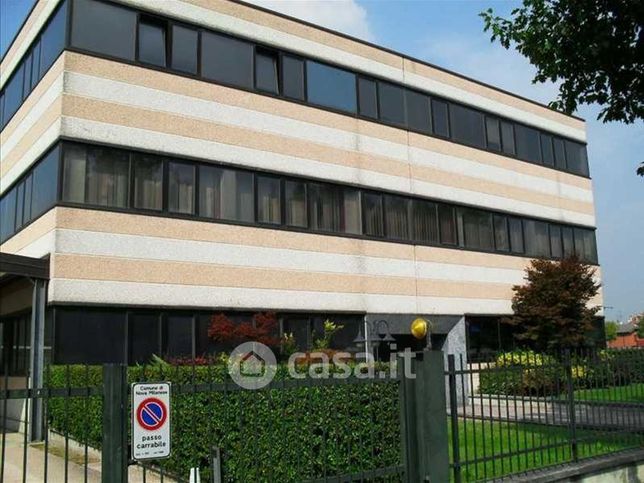 Ufficio in commerciale in Via Giuseppe Saragat