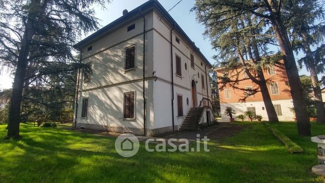 Villa in residenziale in Via Papa Giovanni Paolo II 10