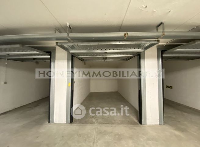 Garage/posto auto in residenziale in Piazza della Repubblica 25