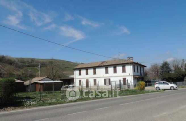 Appartamento in residenziale in Via Vallescuropasso