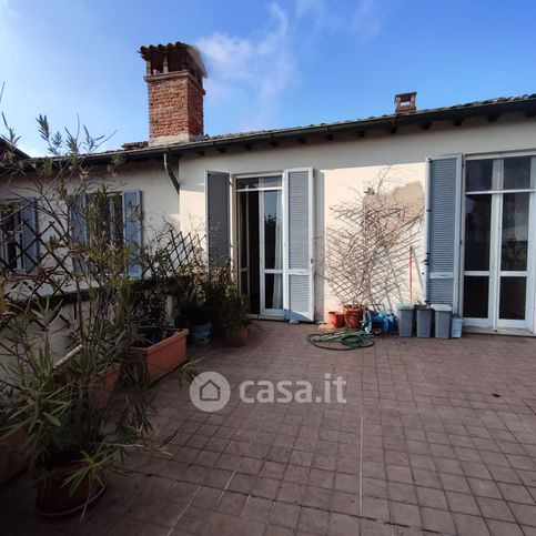 Attico/mansarda in residenziale in Via Luigi Porta 14
