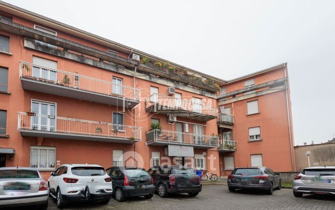 Ufficio in commerciale in Via Vittorio Veneto 8