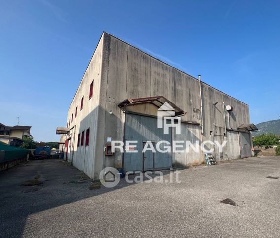 Capannone in commerciale in Via G. Pastore 13