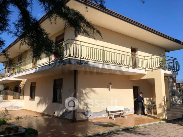 Appartamento in residenziale in Via Leontini 48