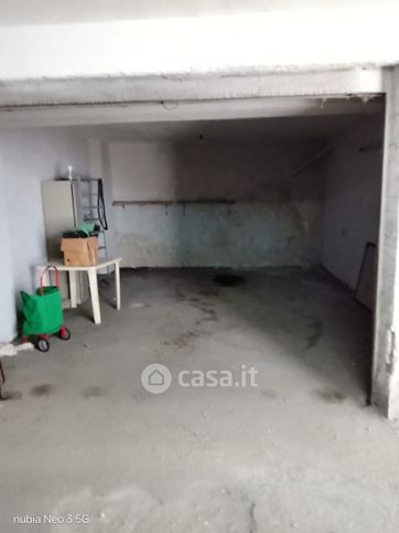 Box/posto auto in residenziale in Via Fratelli Rosselli