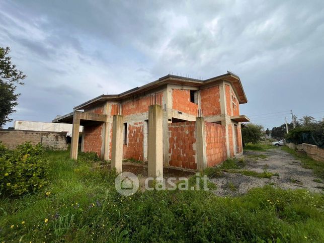 Villa in residenziale in Via Lipari 62