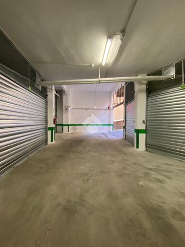 Garage/posto auto in residenziale in Via Giuseppe de Leva 18