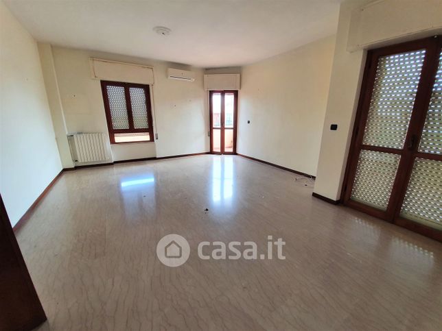 Appartamento in residenziale in Via Sabaudia