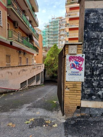 Garage/posto auto in residenziale in Via Franco Sacchetti 90