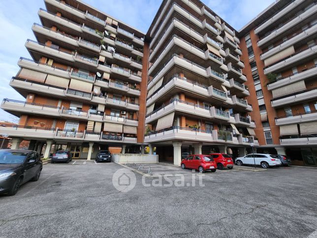 Box/posto auto in residenziale in Via Fiume Bianco