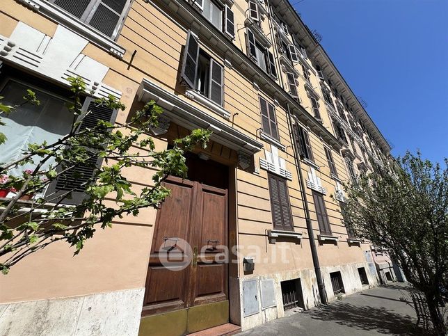 Capannone in commerciale in Via Po 33