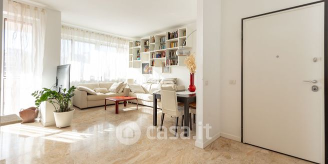 Appartamento in residenziale in Via Sporting Mirasole 43