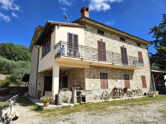 Rustico/casale in residenziale in Strada Regionale 444