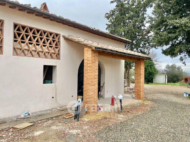 Casa indipendente in residenziale in Via Montegufoni 39