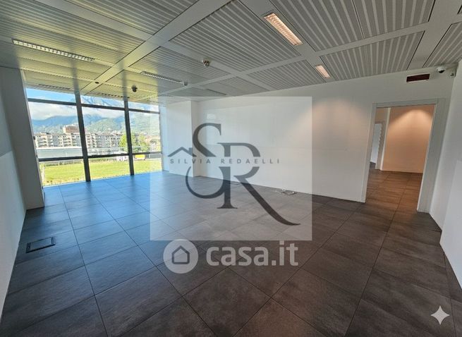 Ufficio in commerciale in Largo Caleotto