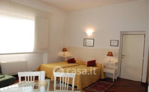 Attivitã /licenza (con o senza mura) in commerciale in 