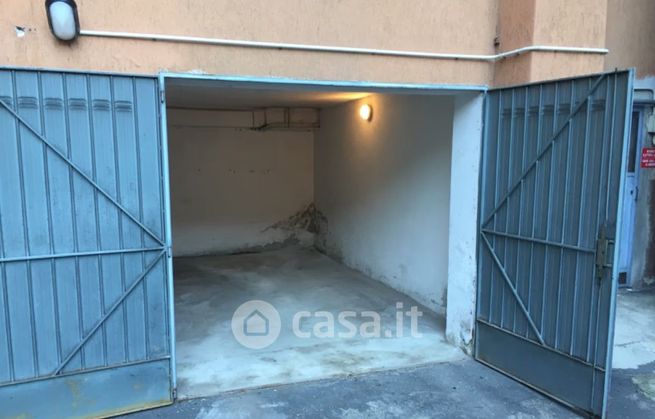 Box/posto auto in residenziale in Piazza Michelangelo Buonarroti