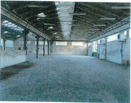 Capannone in commerciale in