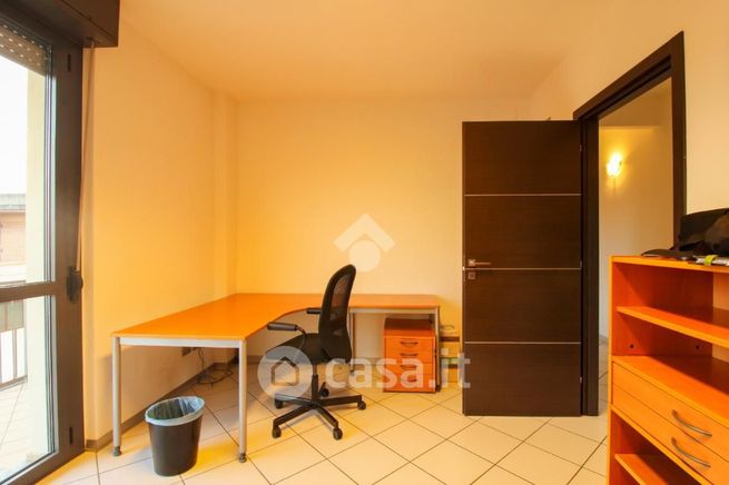 Ufficio in commerciale in 