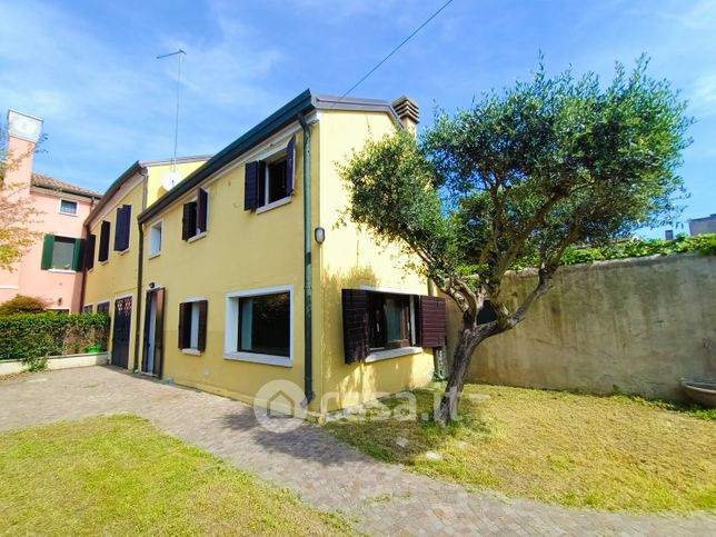 Casa indipendente in residenziale in Via Angeli 56