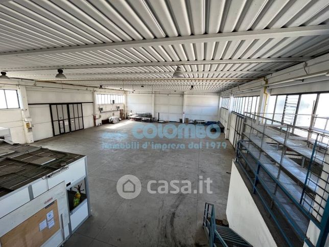 Capannone in commerciale in Via Artigianale