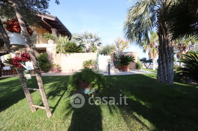 Villa in residenziale in Via Panoramica 23