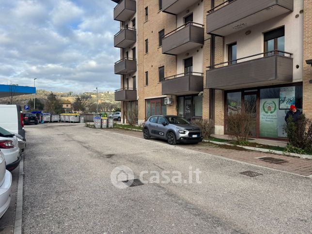 Ufficio in commerciale in Strada San Filippo-Palazzo 1