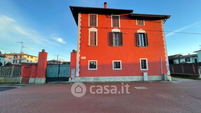 Appartamento in residenziale in Via Pionnio 44