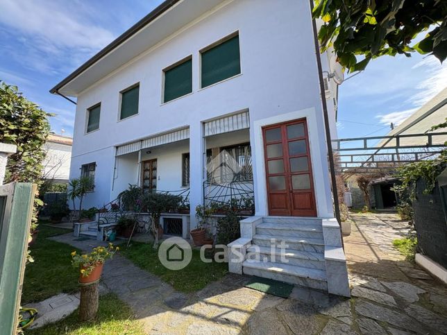 Appartamento in residenziale in Via Marina Vecchia 87