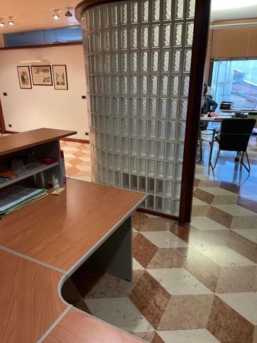 Ufficio in commerciale in Piazzale Paolo Teggia