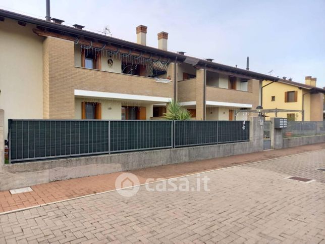 Appartamento in residenziale in Via dei Pini 12 -24