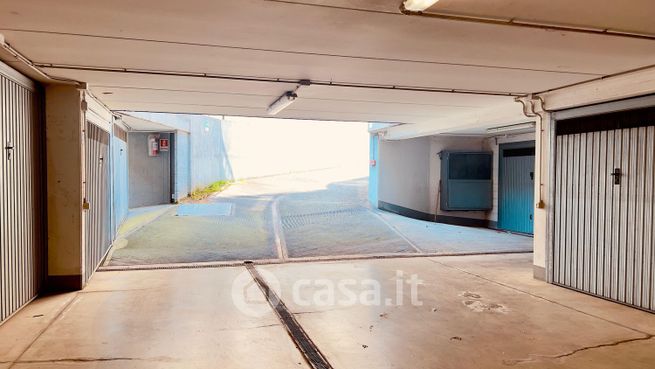 Box/posto auto in residenziale in Via Dante 105