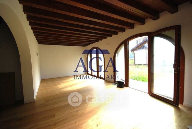 Villa in residenziale in 