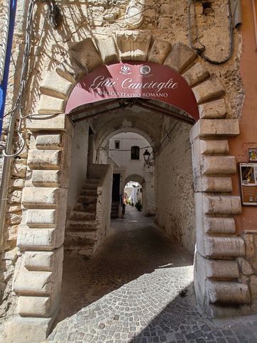 Appartamento in residenziale in Vico del Teatro