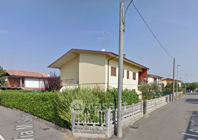 Casa bi/trifamiliare in residenziale in Via Levantio da G 11