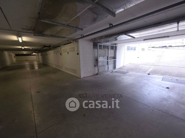 Box/posto auto in residenziale in 