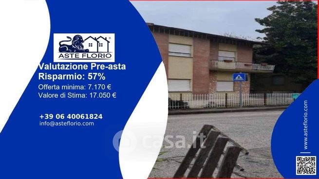 Box/posto auto in residenziale in Via Lazio 15