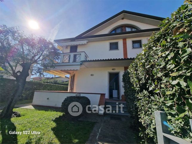 Casa bi/trifamiliare in residenziale in Via Piave